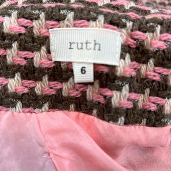 Boutique Houndstooth Blazer and Skirt Set - Picture 9 of 9